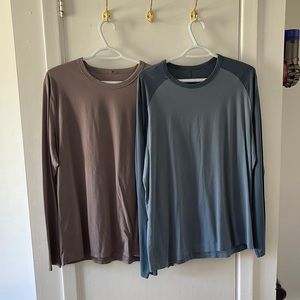 Lululemon long sleeve Ts